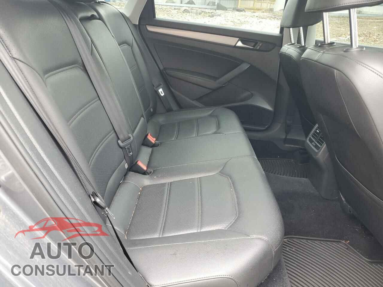 VOLKSWAGEN PASSAT 2014 - 1VWBN7A31EC001771