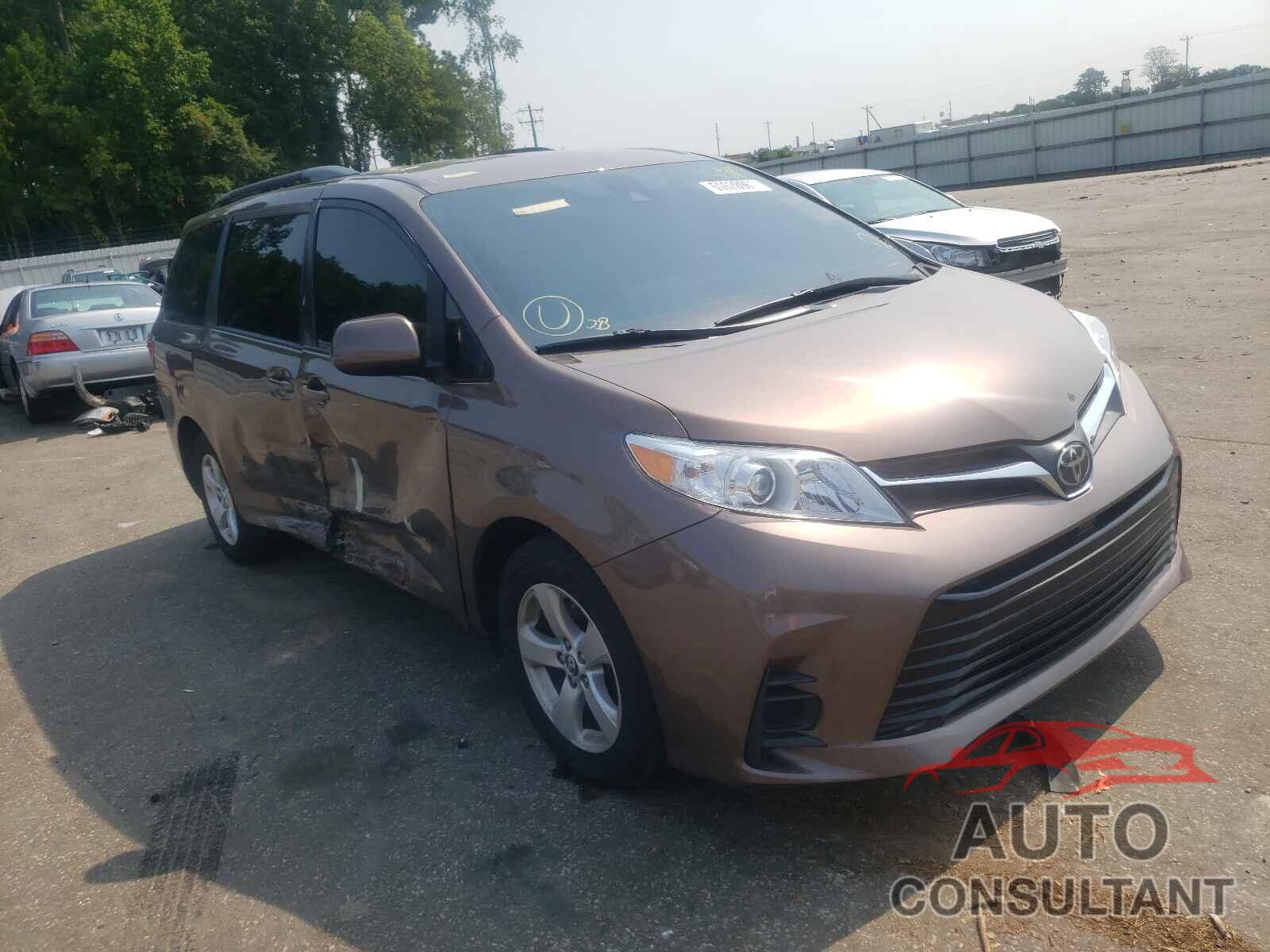 TOYOTA SIENNA 2018 - 5TDKZ3DC8JS932546