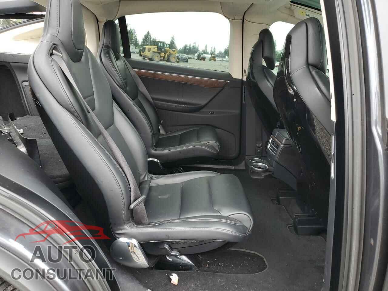 TESLA MODEL X 2016 - 5YJXCBE21GF004906