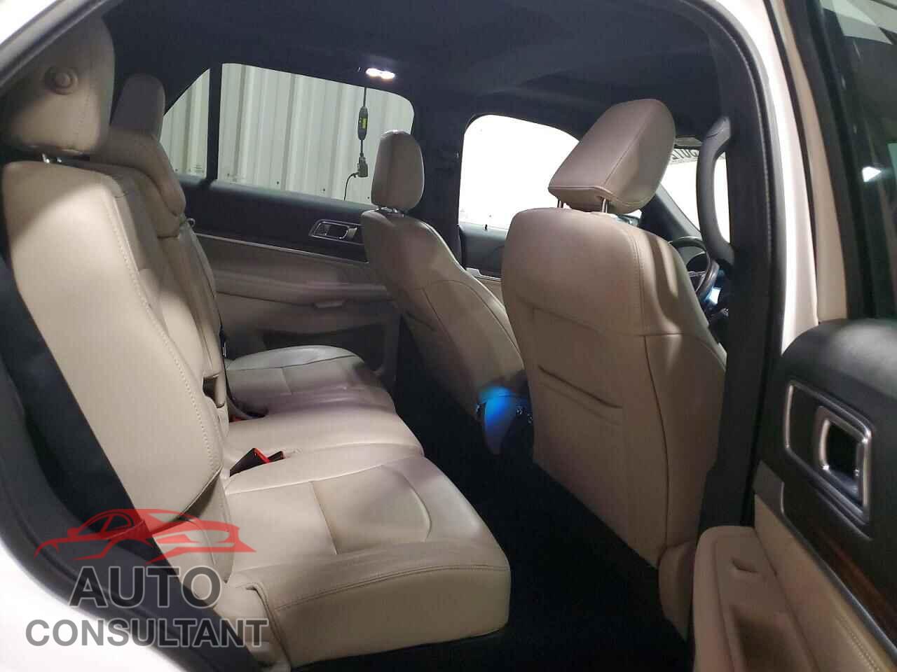 FORD EXPLORER 2018 - 1FM5K8F85JGB27813