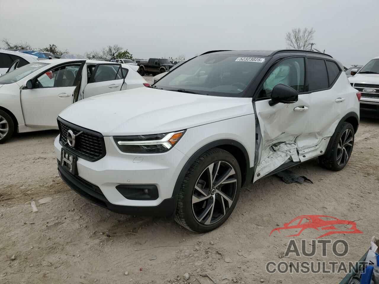 VOLVO XC40 2022 - YV4162UM1N2648449