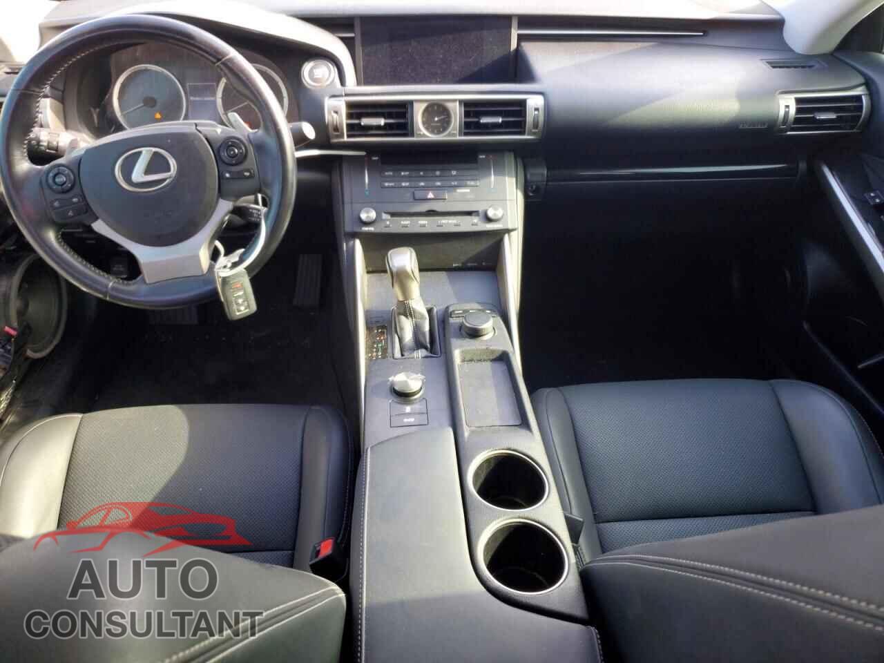 LEXUS IS 2016 - JTHBA1D2XG5016547