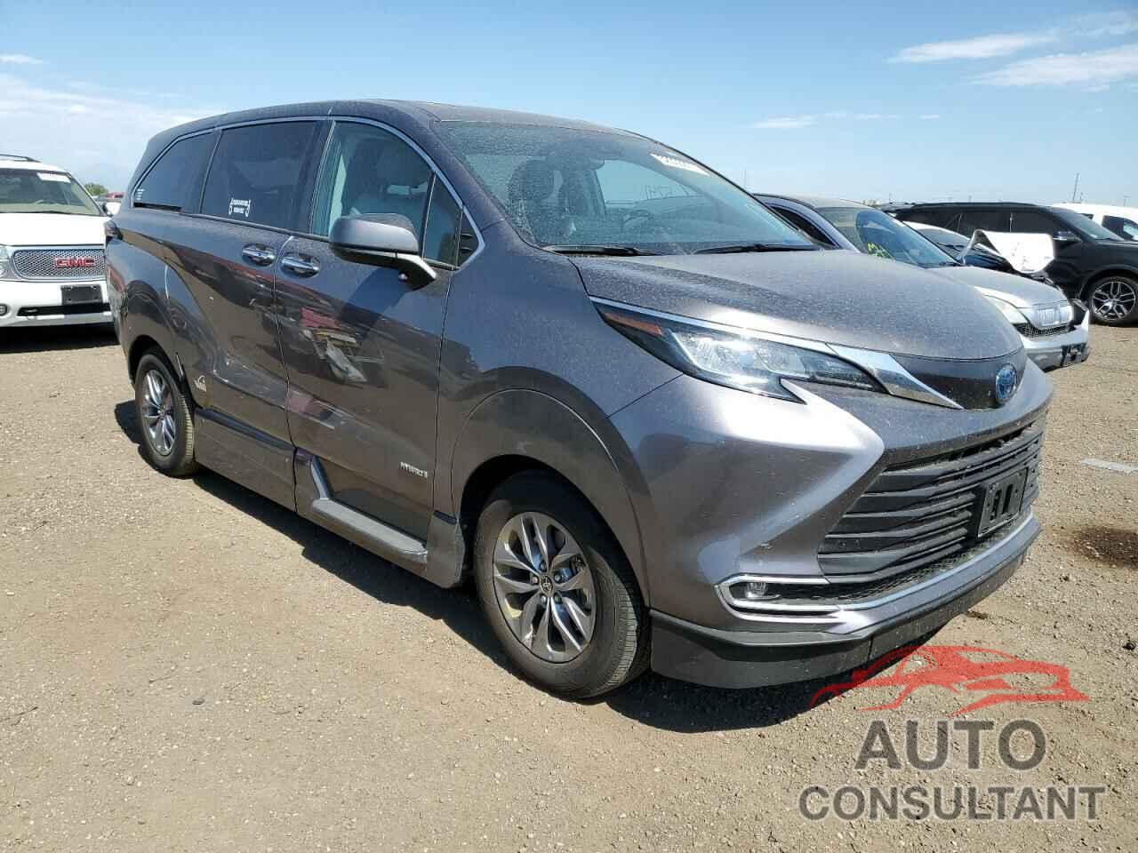 TOYOTA SIENNA 2021 - 5TDYRKEC2MS042194