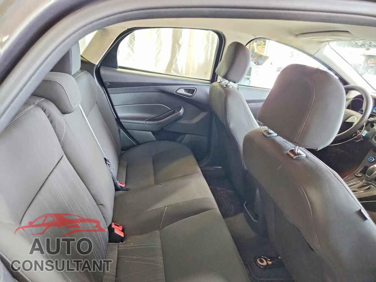 FORD FOCUS 2015 - 1FADP3F20FL280295