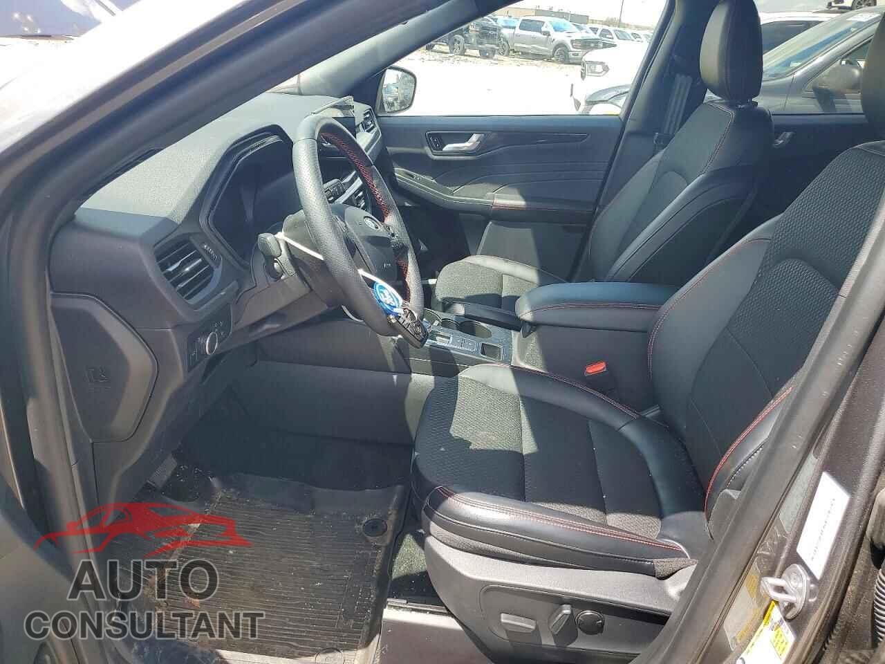 FORD ESCAPE 2025 - 1FMCU9MN3SUA04563