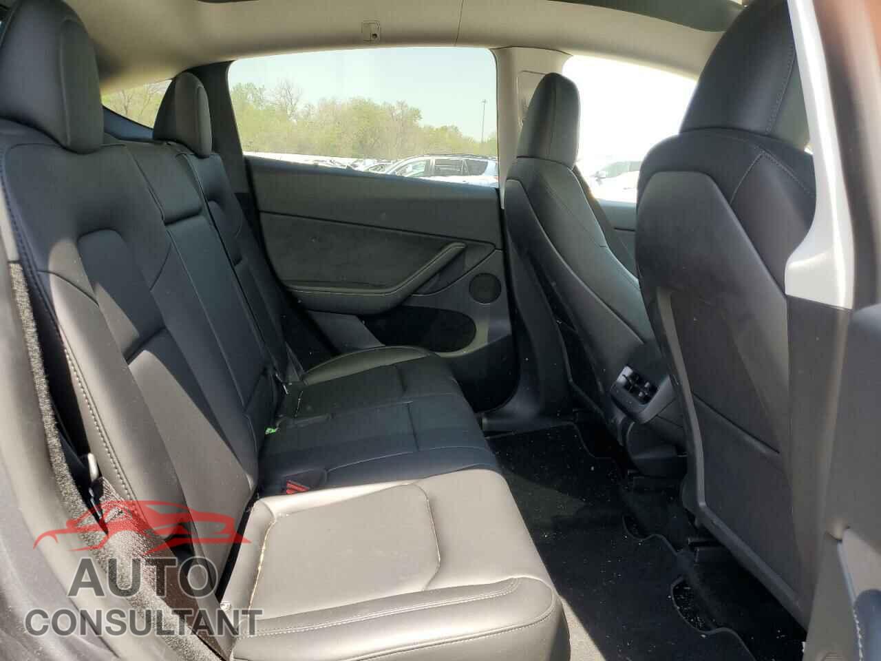 TESLA MODEL Y 2023 - 7SAYGDEE4PF802074