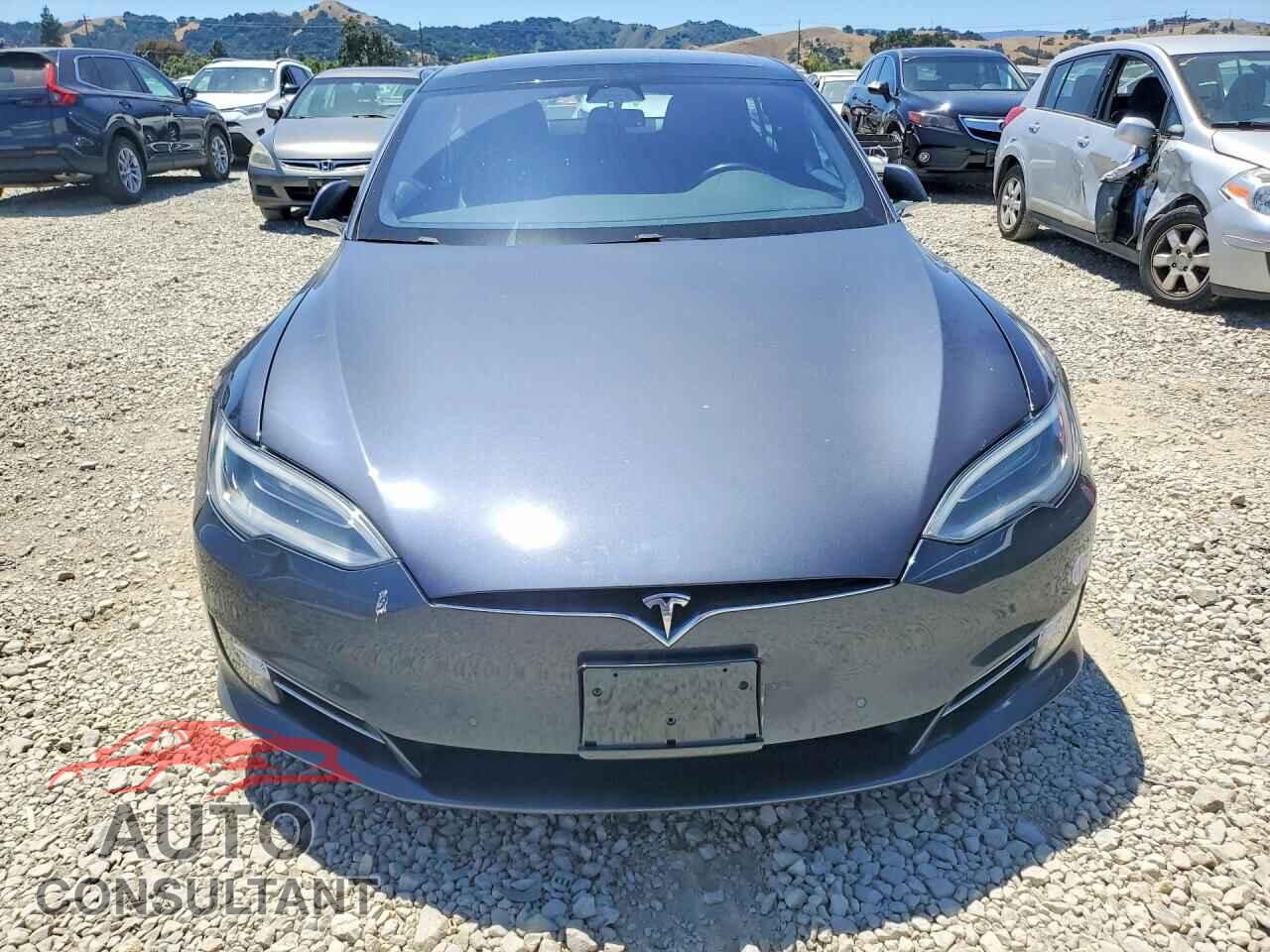 TESLA MODEL S 2018 - 5YJSA1E28JF261207