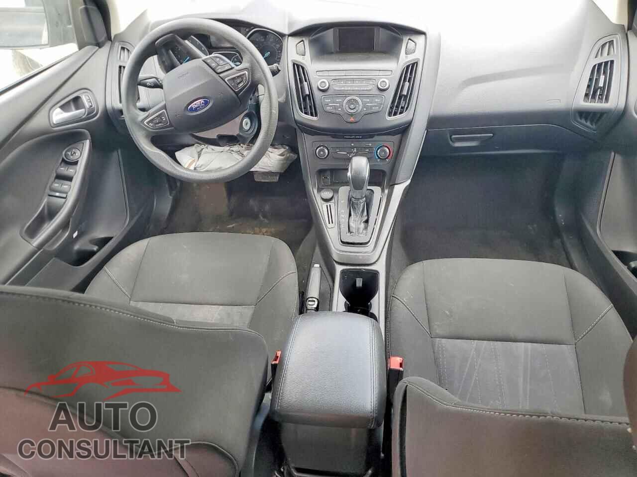 FORD FOCUS 2018 - 1FADP3K2XJL288564