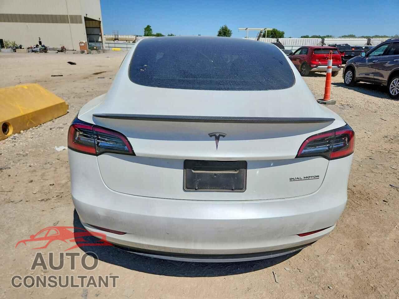 TESLA MODEL 3 2023 - 5YJ3E1EA3PF490077