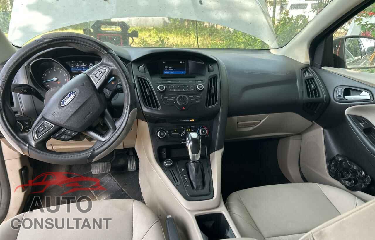 FORD FOCUS 2015 - 1FADP3F21FL338821