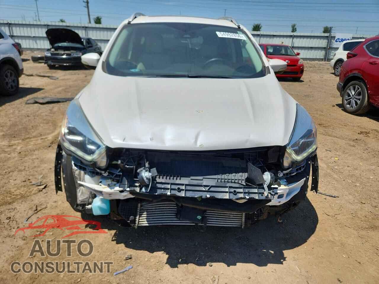 FORD ESCAPE 2017 - 1FMCU0J90HUD36259