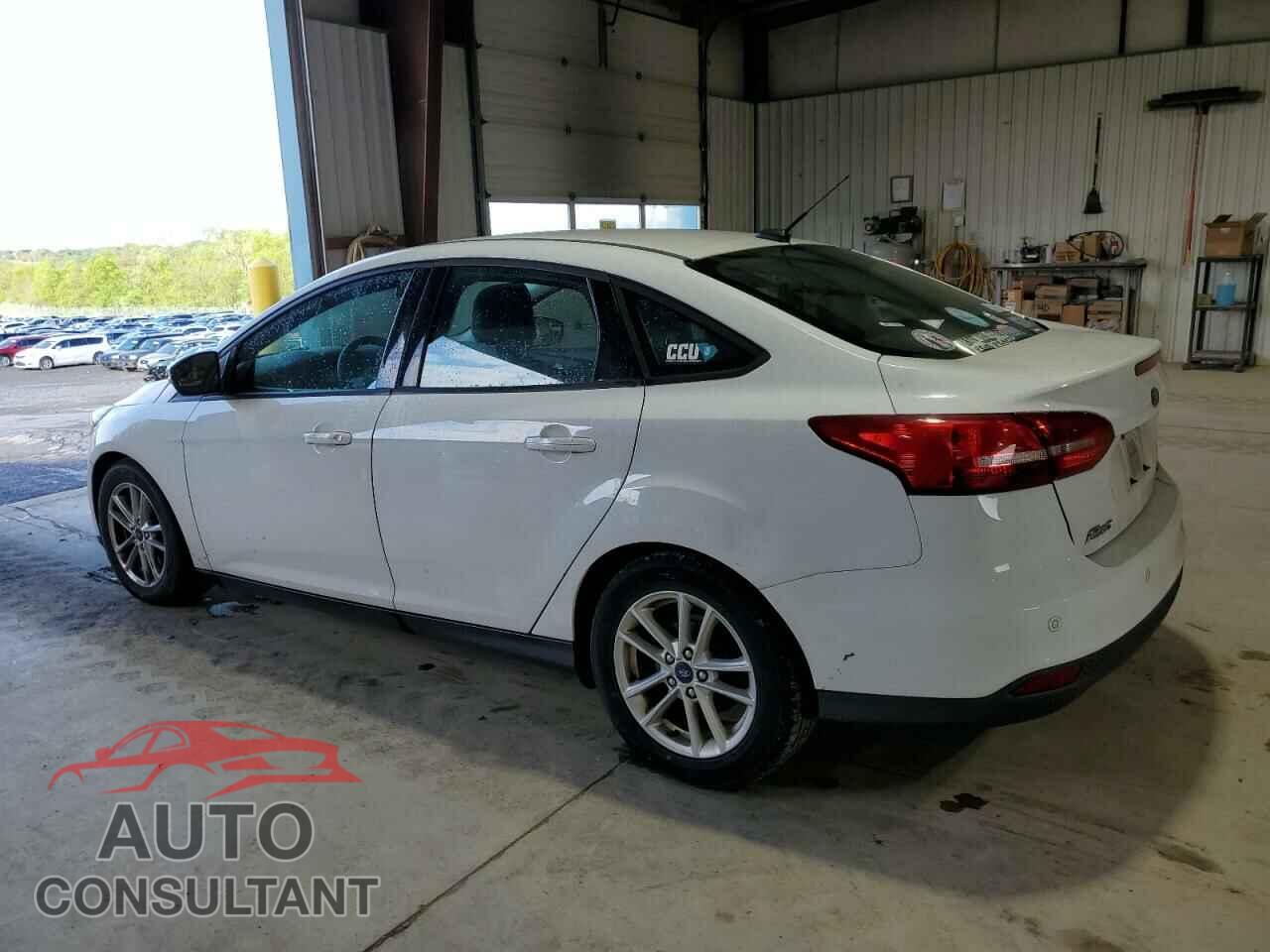 FORD FOCUS 2015 - 1FADP3F26FL216150