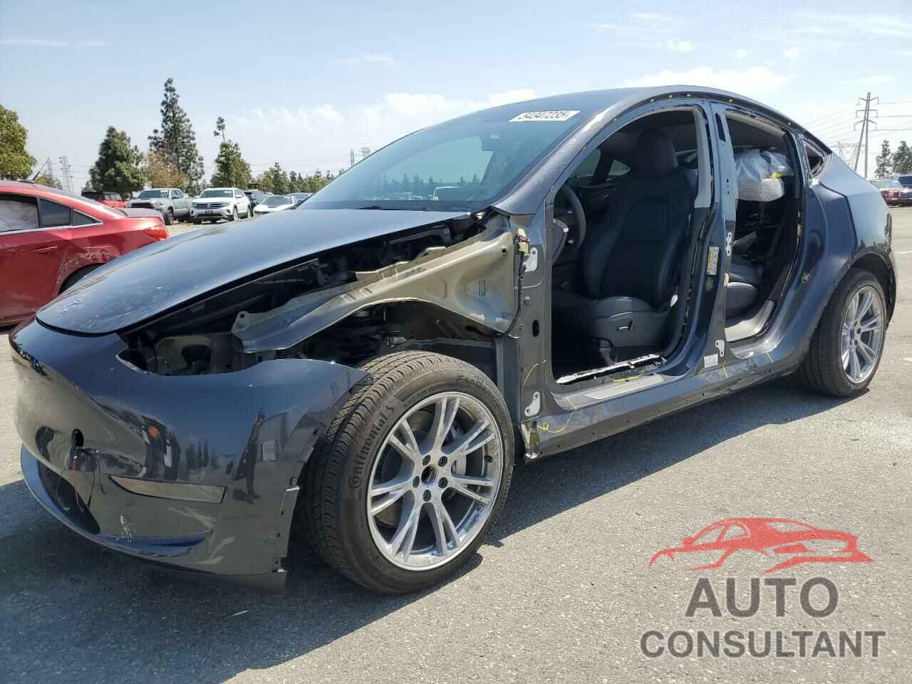 TESLA MODEL Y 2024 - 7SAYGDED1RF046035