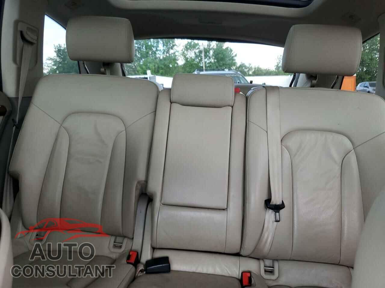 AUDI Q7 2010 - WA1LYAFEXAD006701
