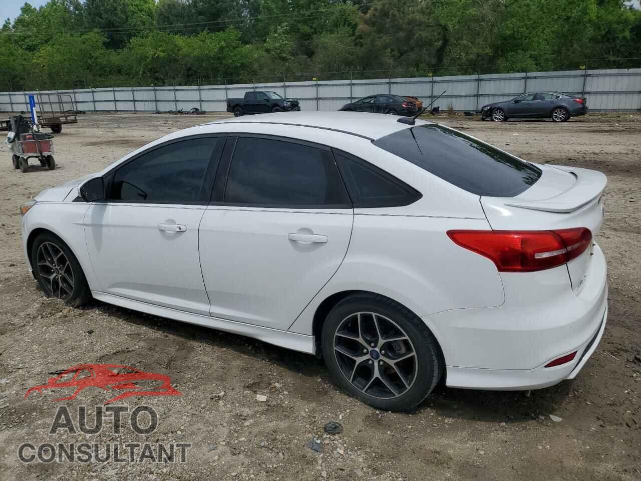 FORD FOCUS 2015 - 1FADP3F27FL268130