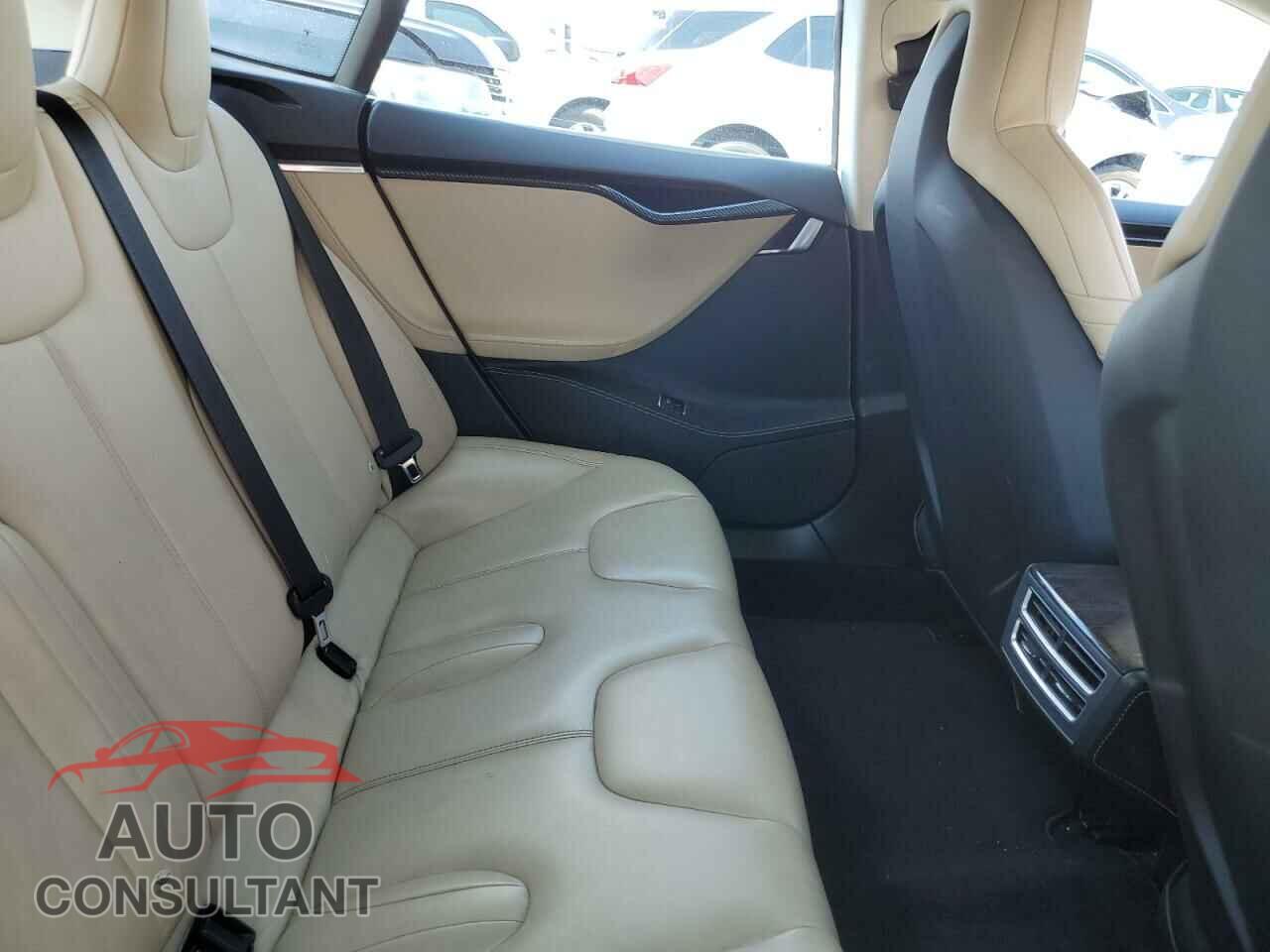TESLA MODEL S 2015 - 5YJSA1E11FF113978