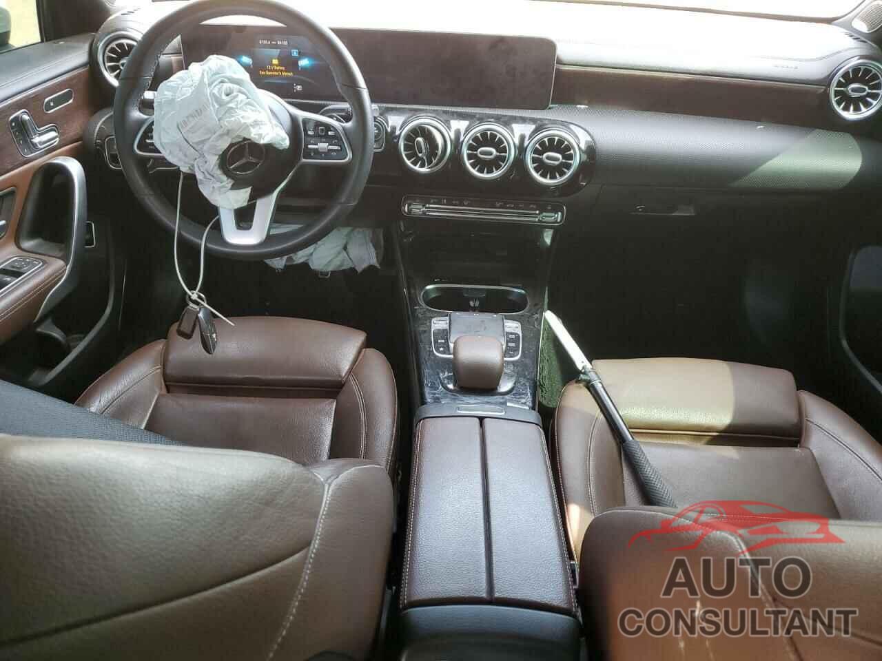 MERCEDES-BENZ A-CLASS 2019 - WDD3G4FB1KW028808