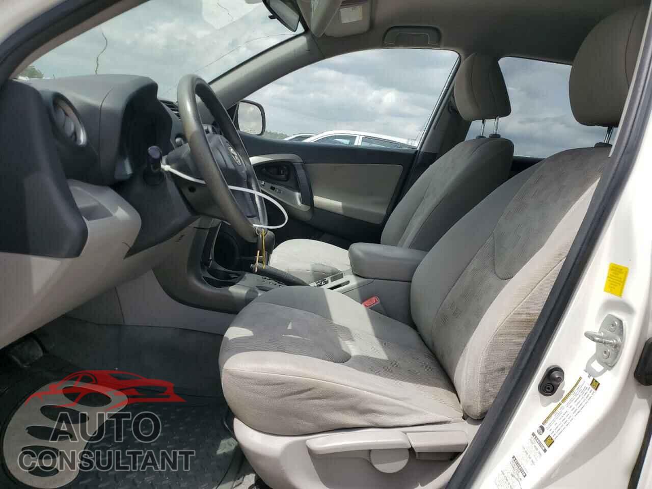 TOYOTA RAV4 2011 - 2T3BF4DV5BW104440