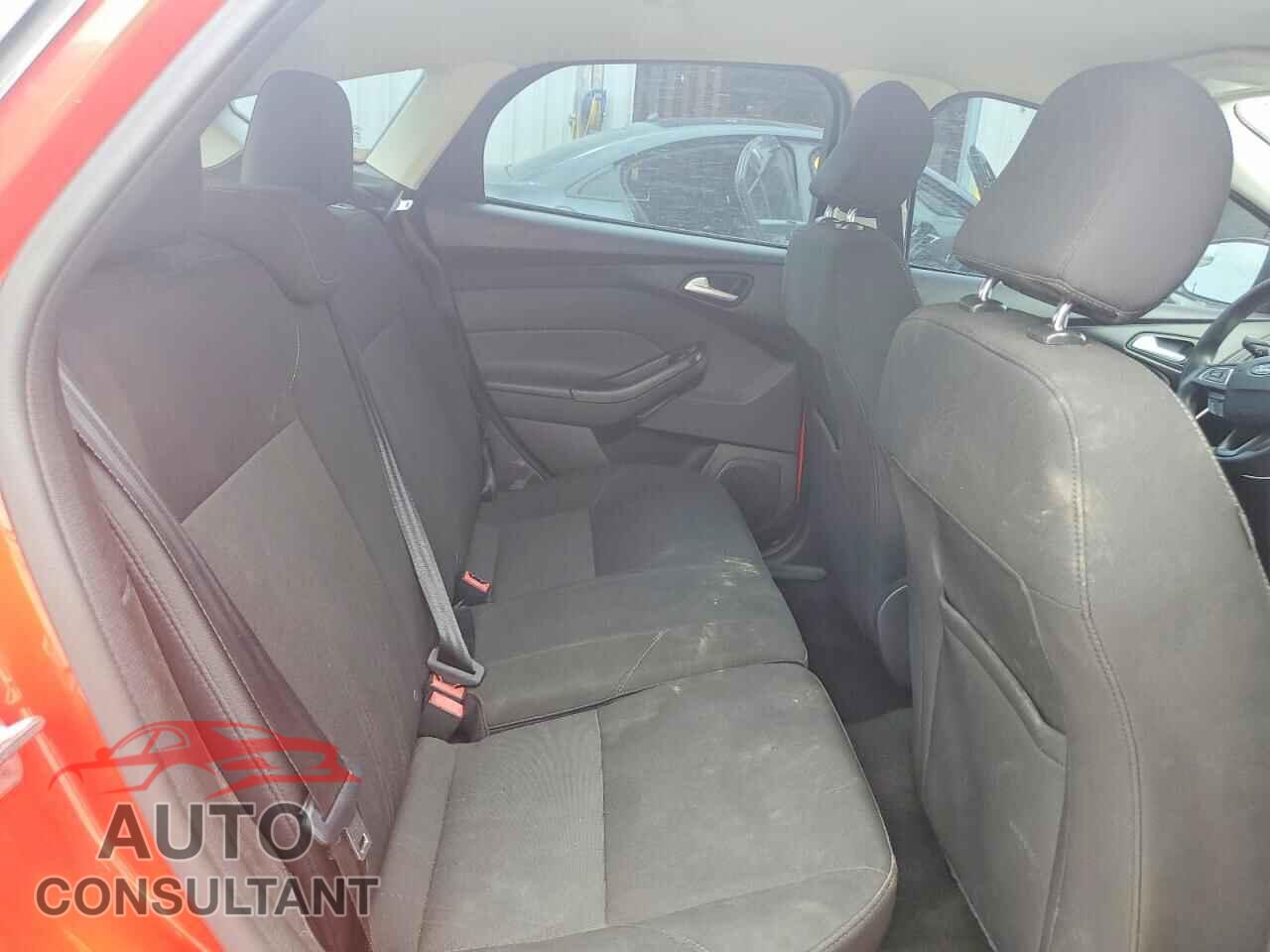 FORD FOCUS 2017 - 1FADP3K28HL258635