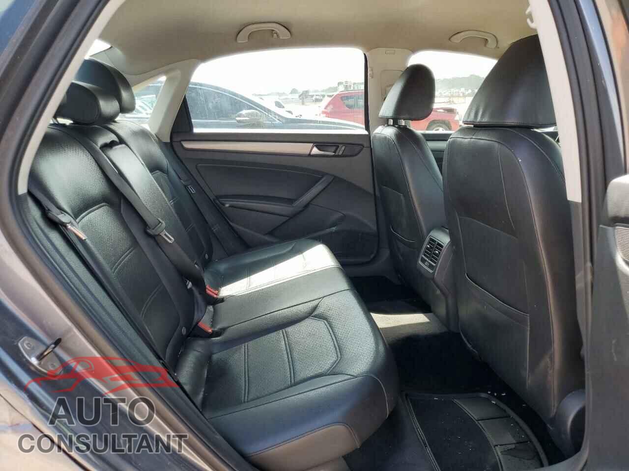 VOLKSWAGEN PASSAT 2015 - 1VWBT7A35FC005703