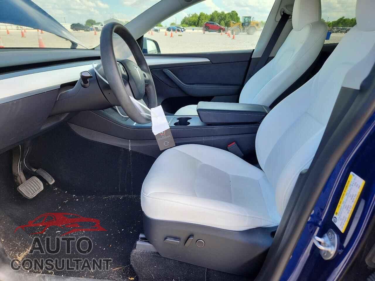 TESLA MODEL Y 2024 - 7SAYGAEE0RF019822