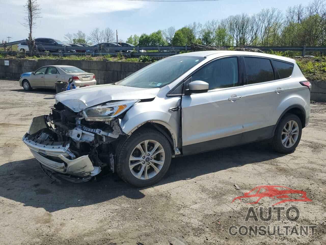 FORD ESCAPE 2017 - 1FMCU9GD1HUD56021