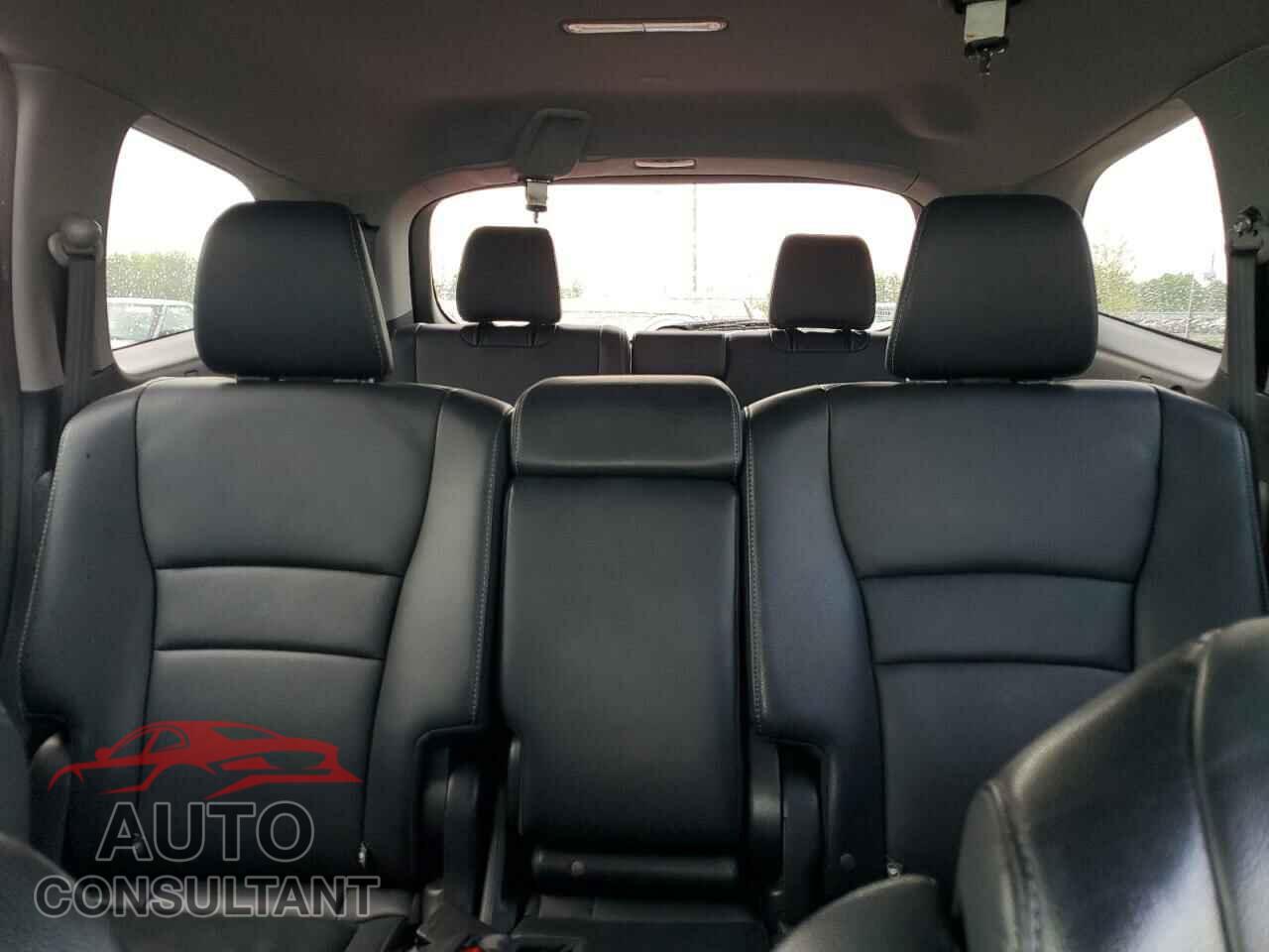 HONDA PILOT 2019 - 5FNYF6H4XKB047455