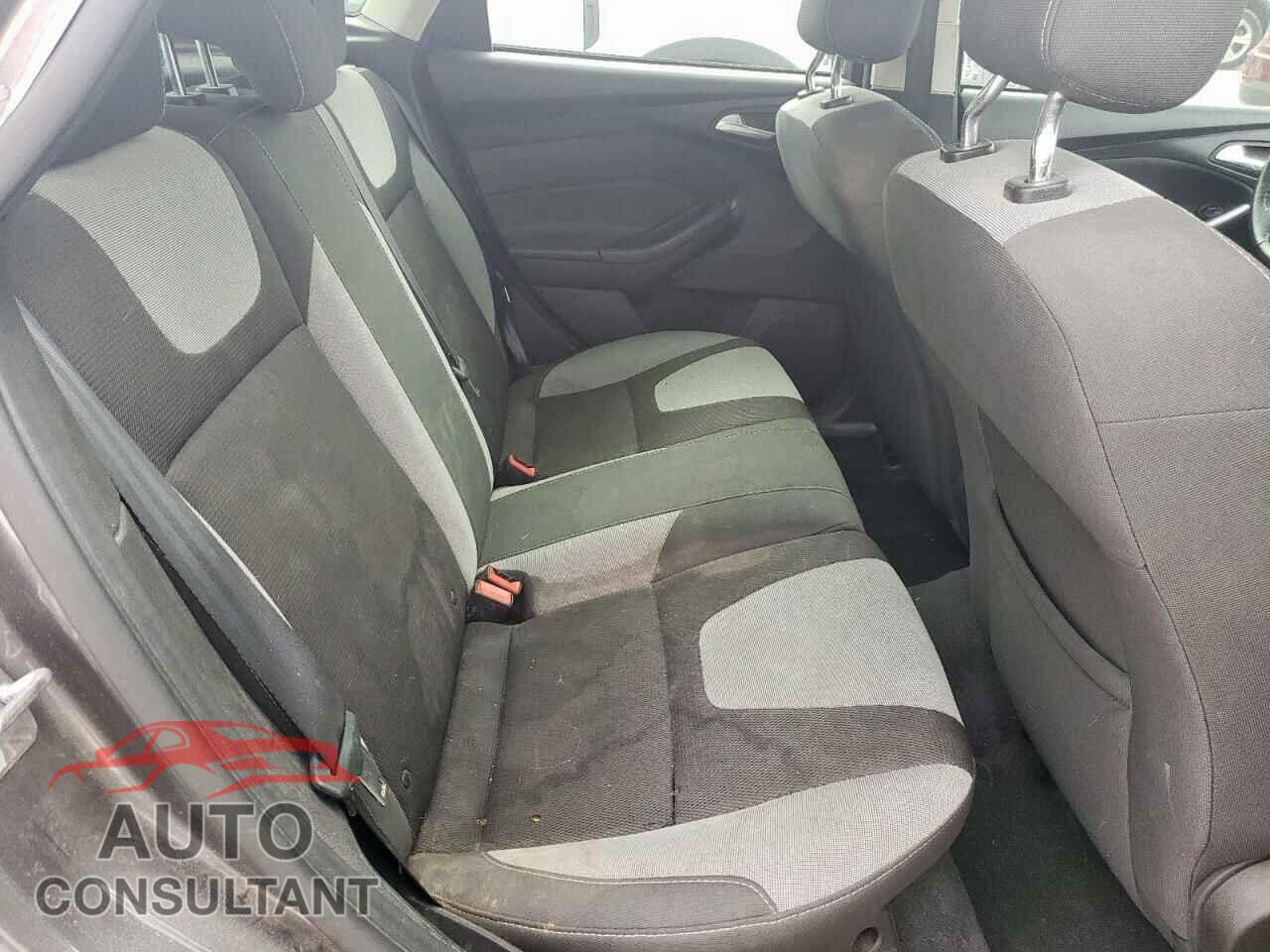FORD FOCUS 2012 - 1FAHP3K26CL243237