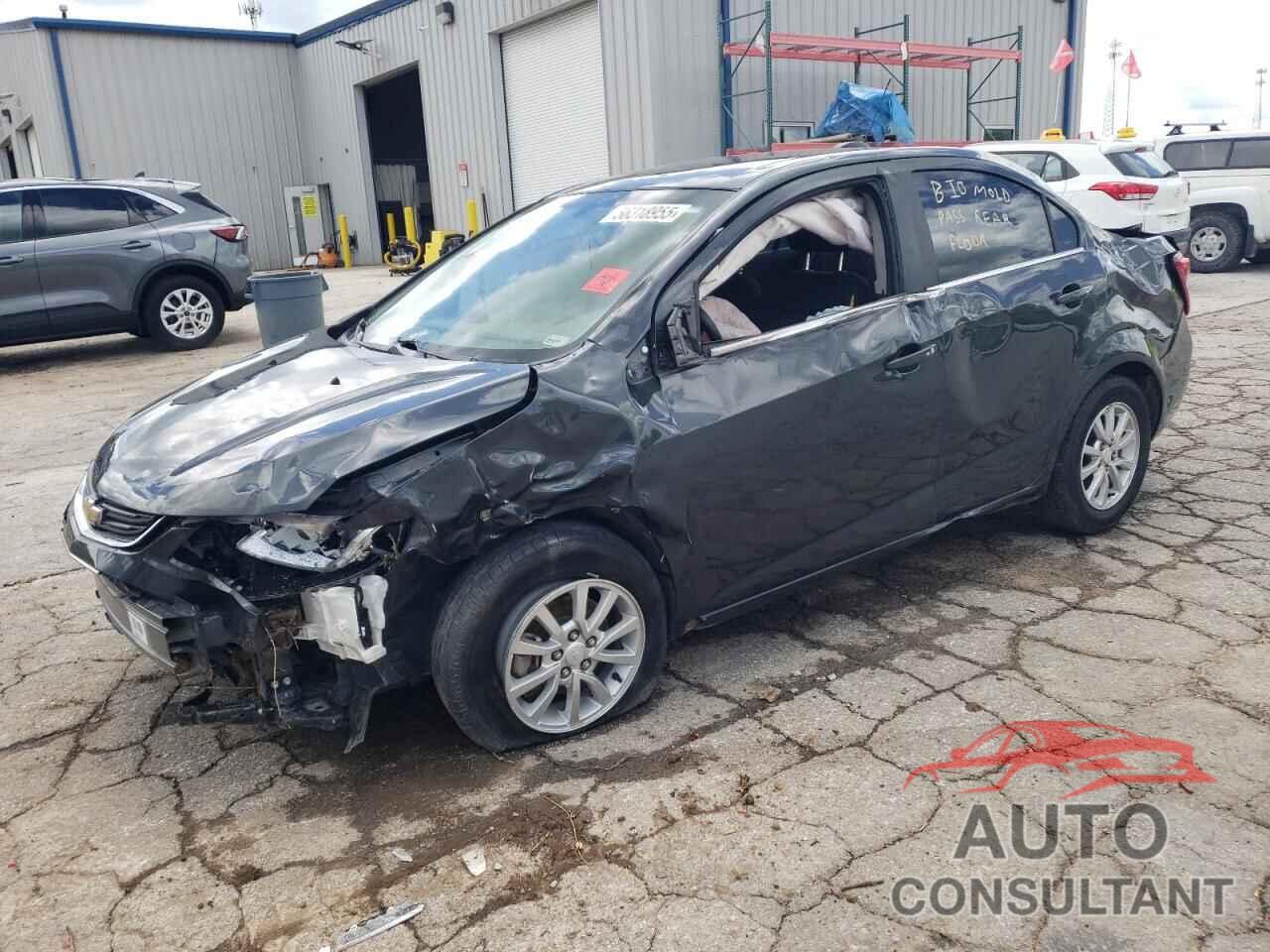 CHEVROLET SONIC 2018 - 1G1JD5SH8J4108443