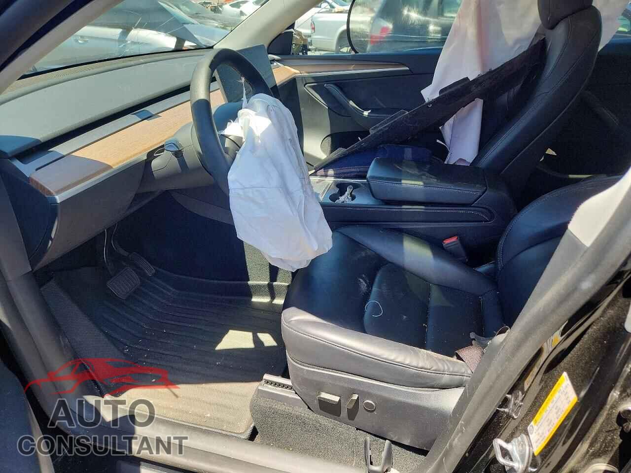 TESLA MODEL Y 2024 - 7SAYGDED4RF202522