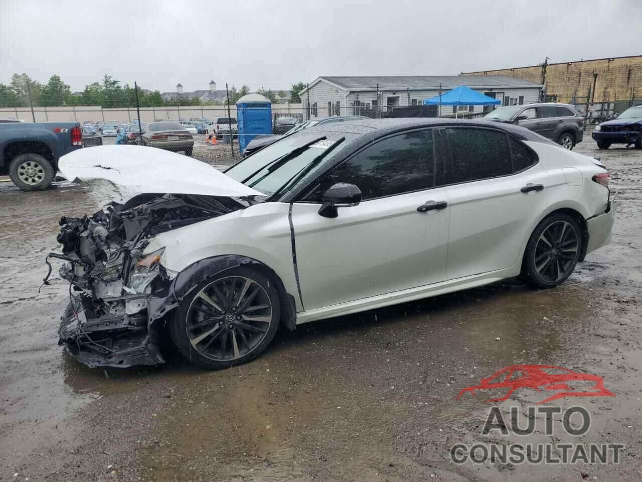 TOYOTA CAMRY 2018 - 4T1B61HK0JU136444