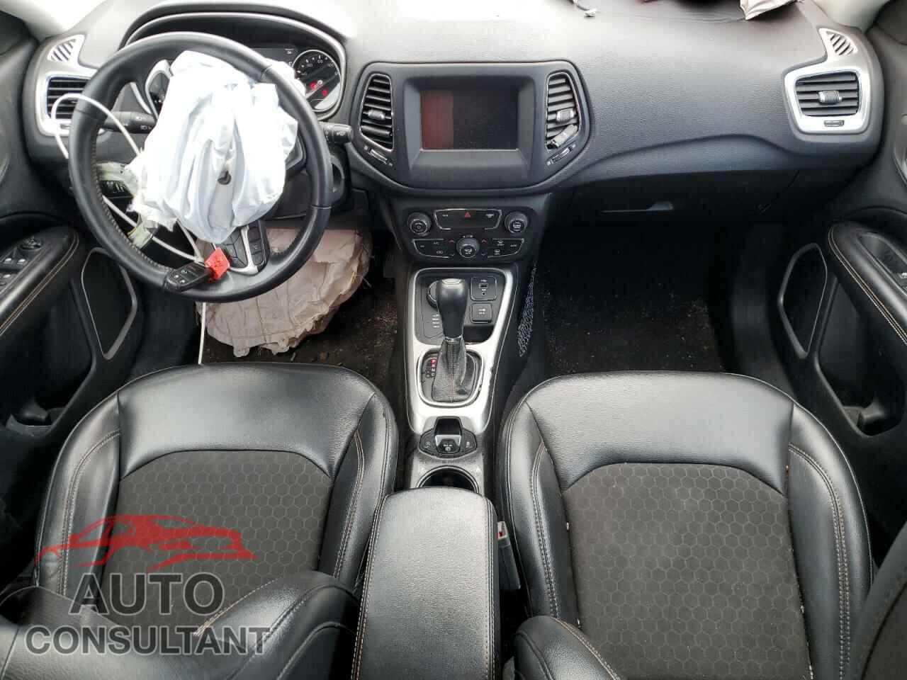 JEEP COMPASS 2018 - 3C4NJDBB6JT307623