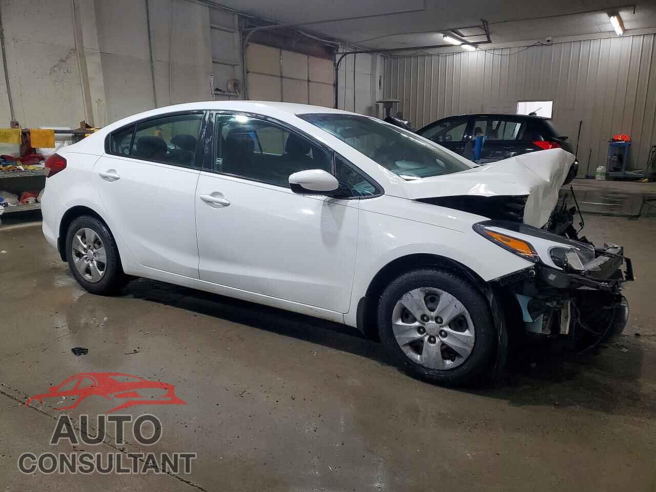 KIA FORTE 2018 - 3KPFK4A74JE196119