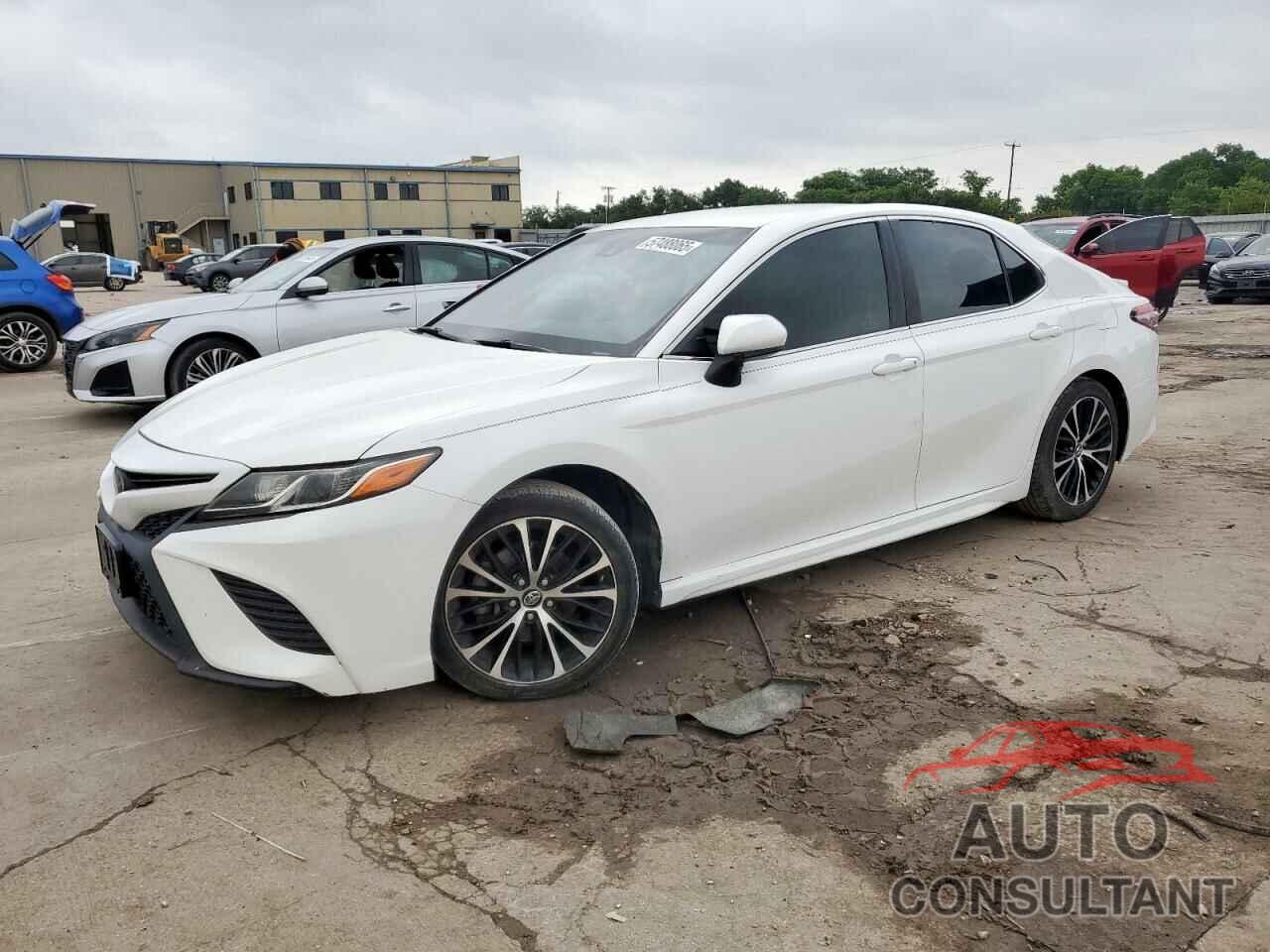 TOYOTA CAMRY 2018 - 4T1B11HK3JU112573