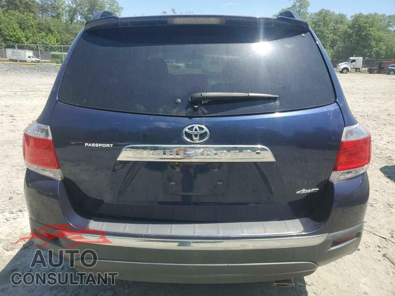 TOYOTA HIGHLANDER 2013 - 5TDBK3EH8DS239592