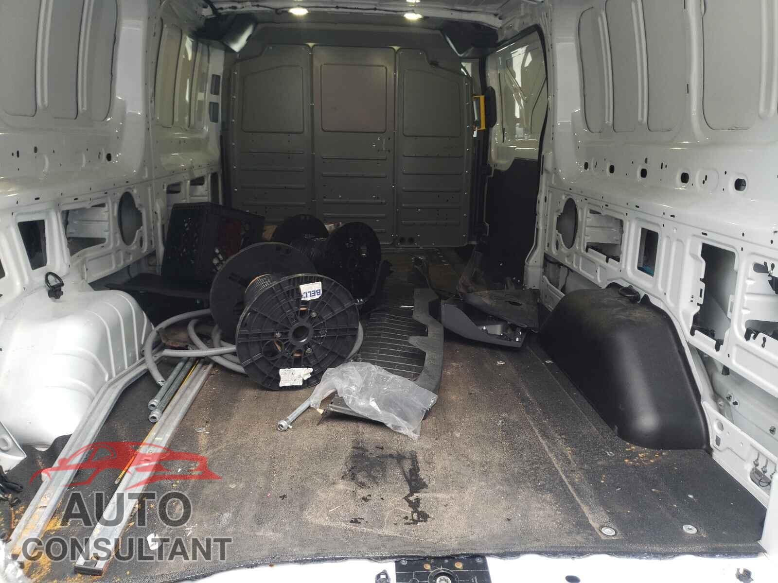 FORD TRANSIT CO 2017 - 1FTYE2YM7HKB55359