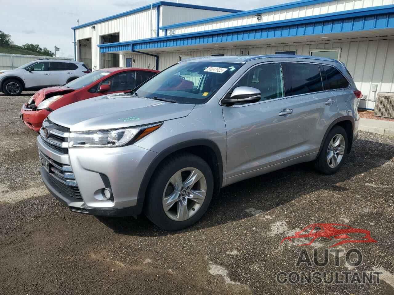 TOYOTA HIGHLANDER 2018 - 5TDDZRFH7JS812998