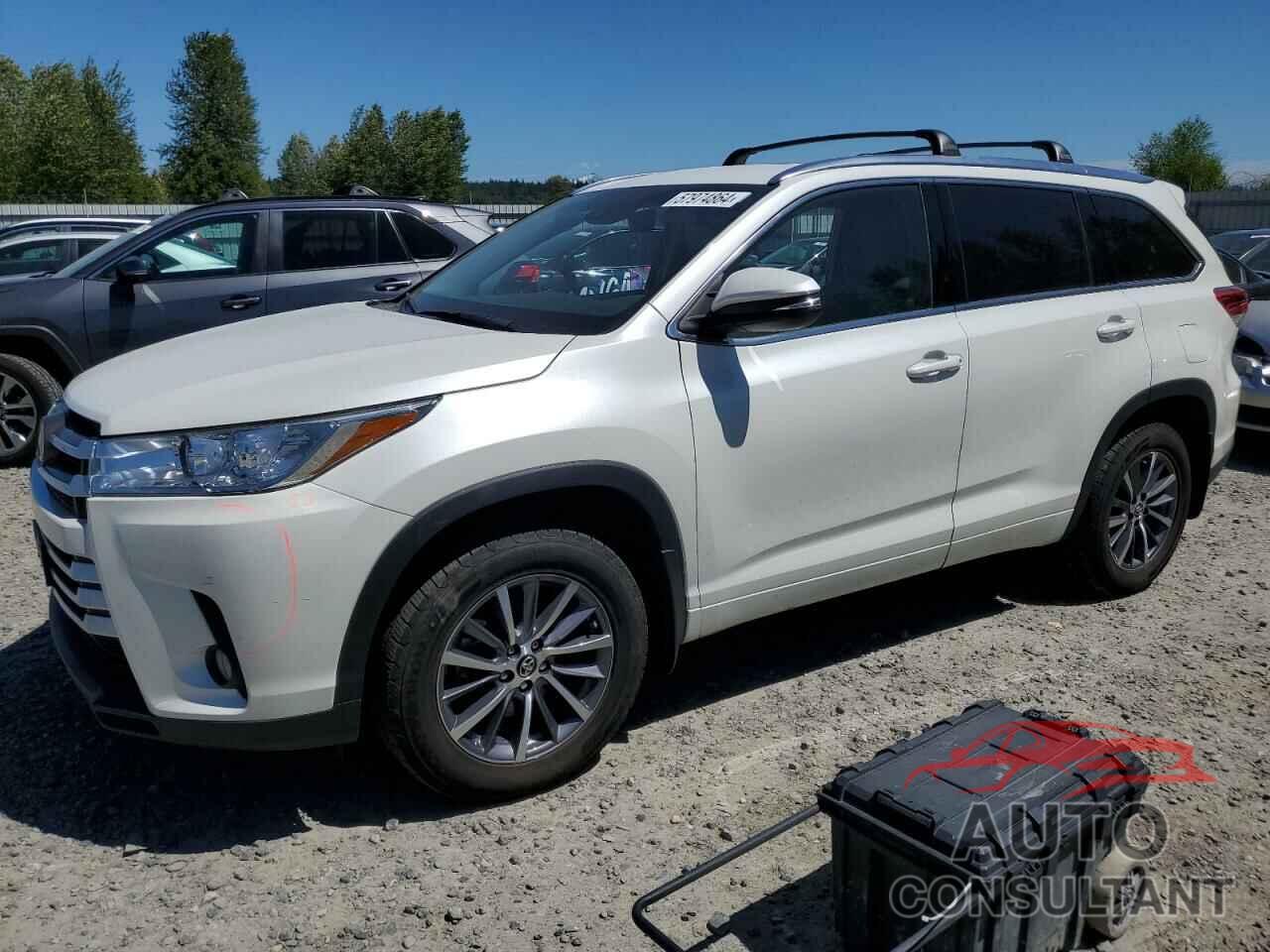 TOYOTA HIGHLANDER 2018 - 5TDJZRFHXJS528235