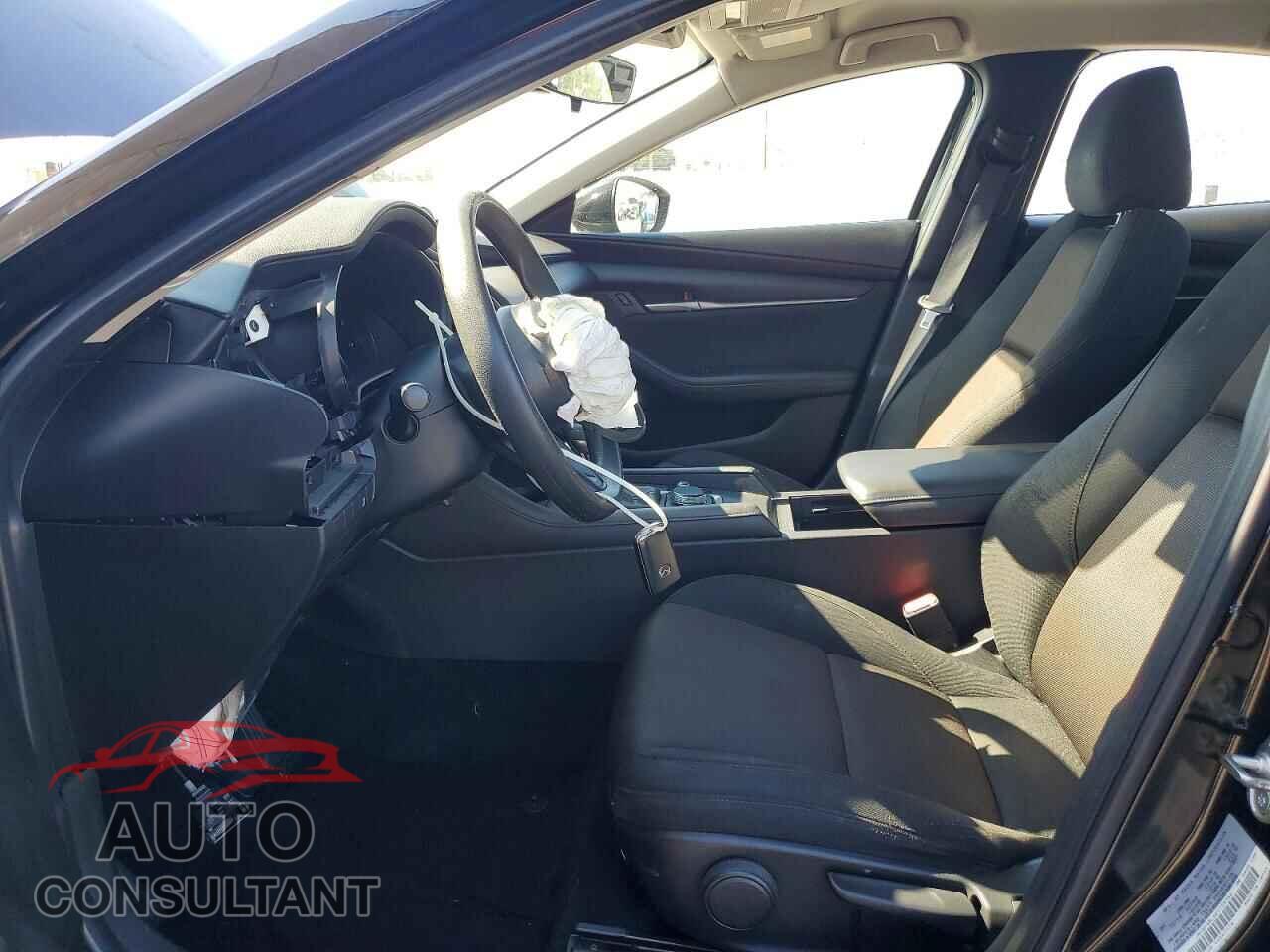 MAZDA 3 2019 - JM1BPABL6K1109366