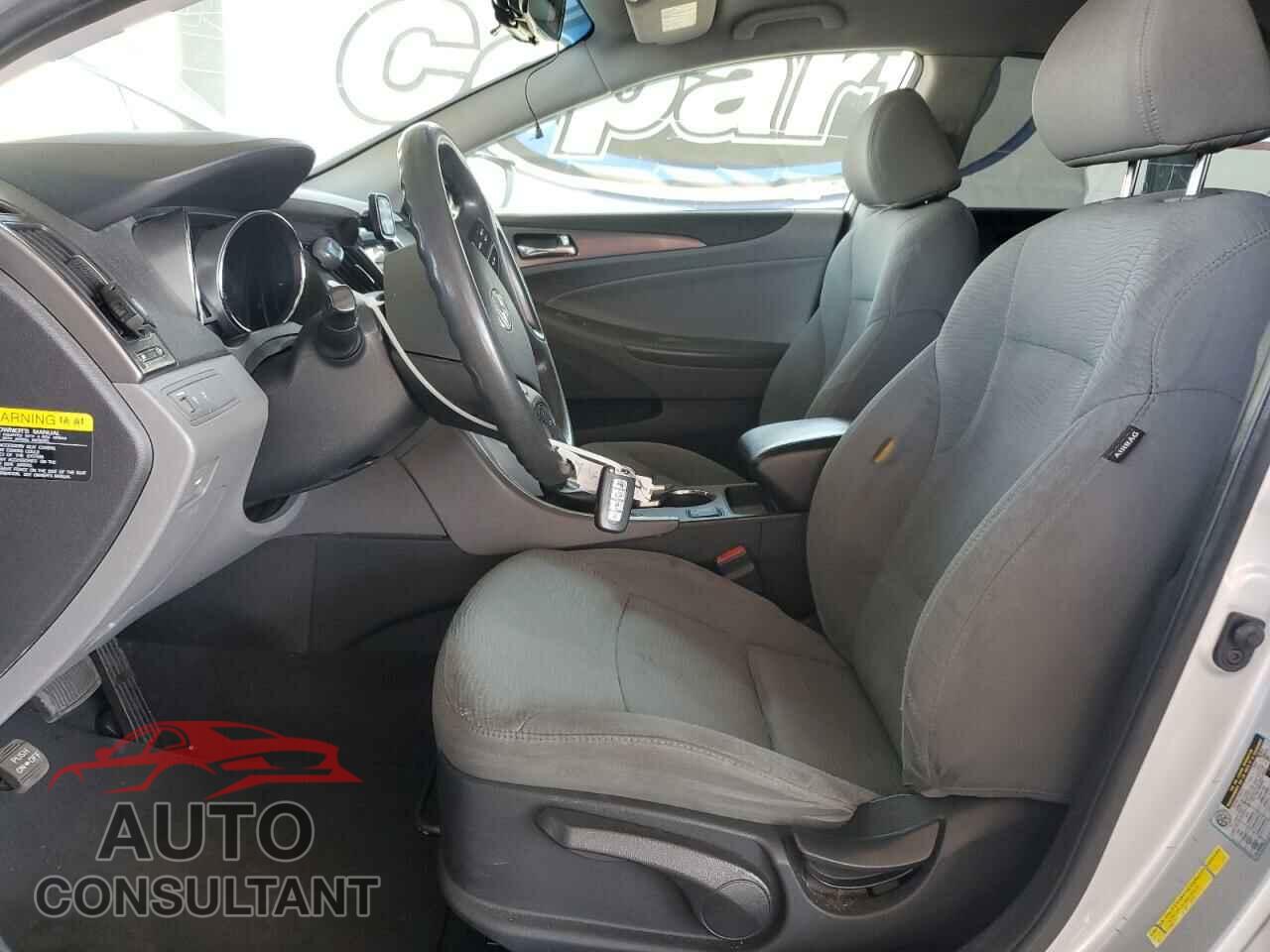 HYUNDAI SONATA 2013 - KMHEC4A44DA099407