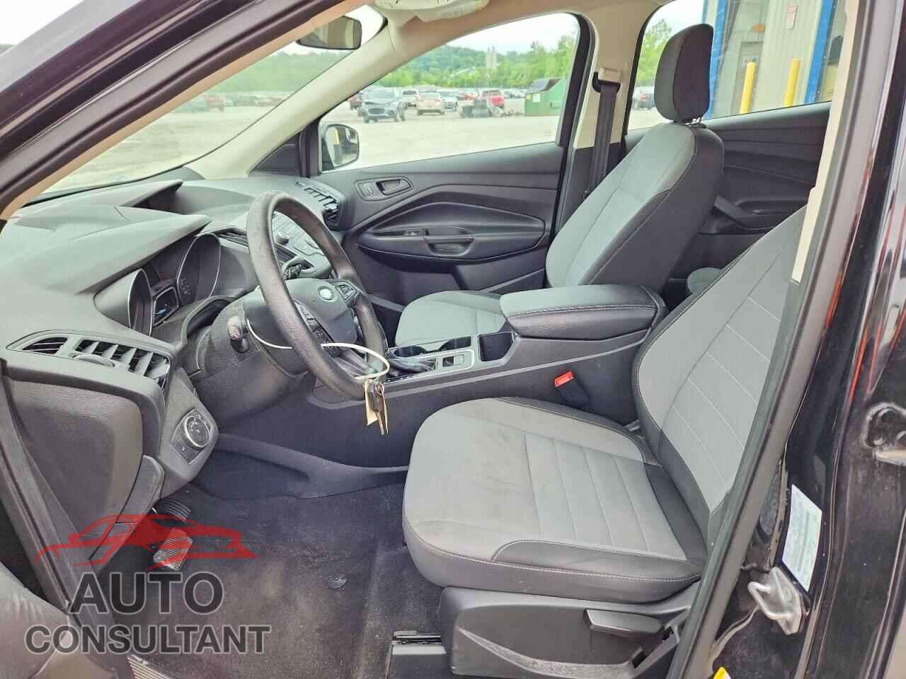 FORD ESCAPE 2018 - 1FMCU0F79JUD04553