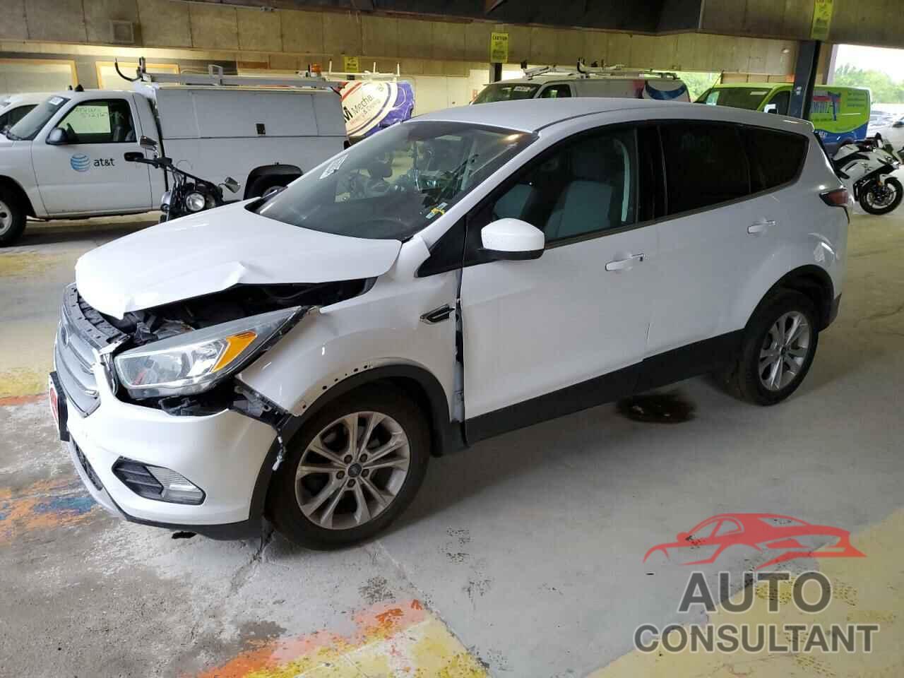 FORD ESCAPE 2017 - 1FMCU0GD9HUA01058