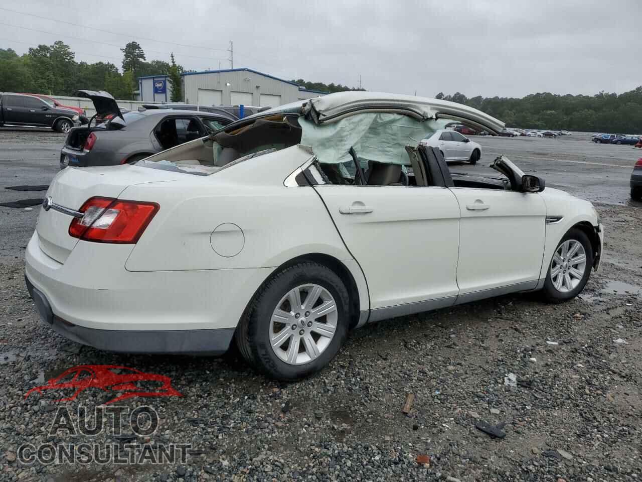 FORD TAURUS 2011 - 1FAHP2DW0BG121071