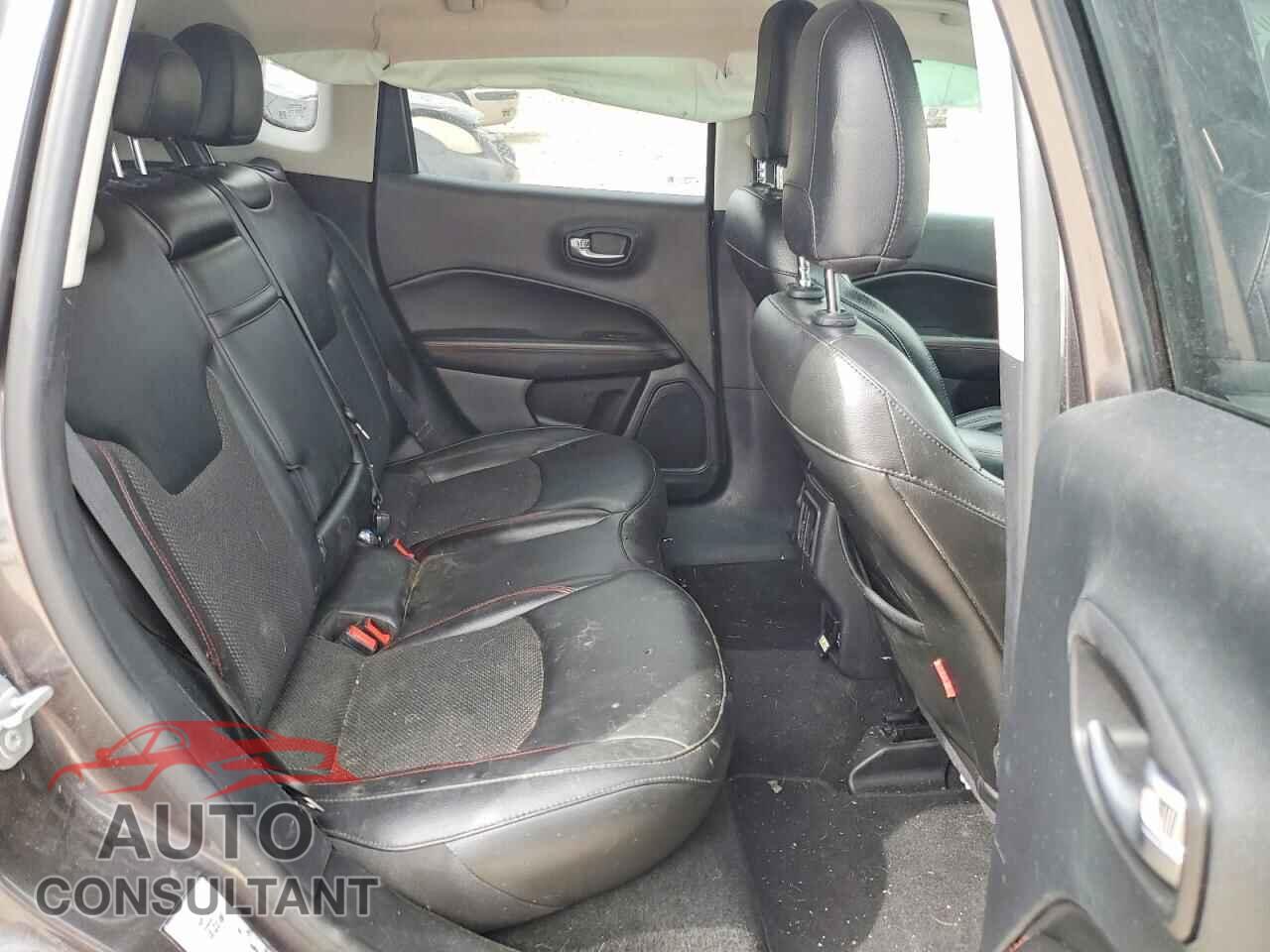 JEEP COMPASS 2019 - 3C4NJDDB7KT618007