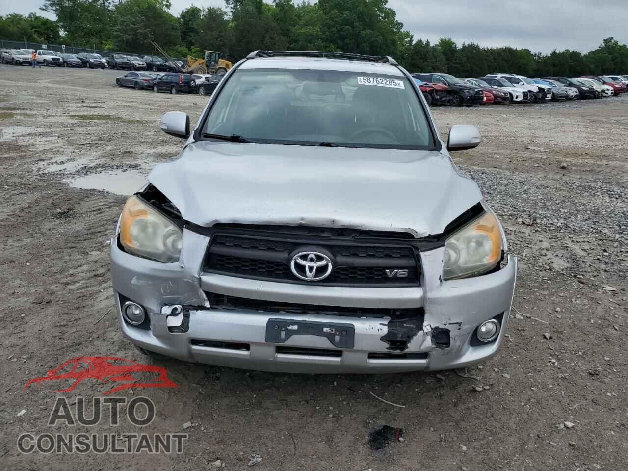 TOYOTA RAV4 2011 - JTMRK4DV2B5103702