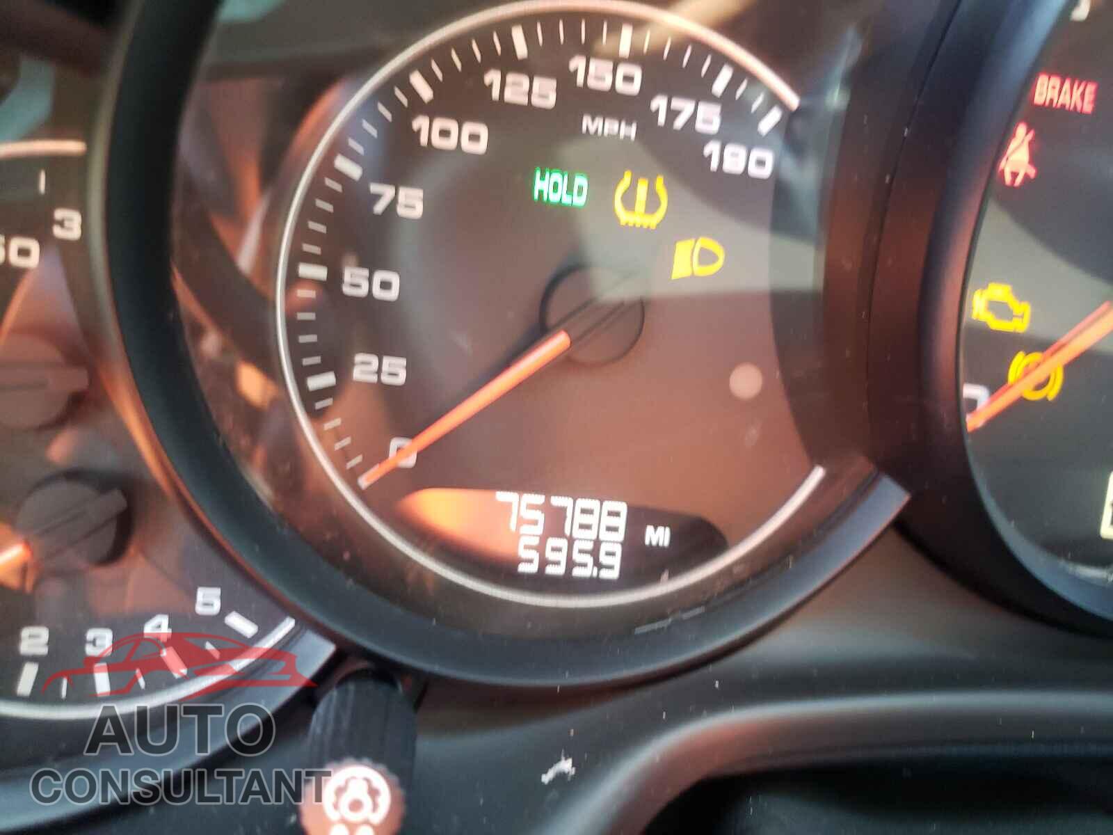 PORSCHE PANAMERA 2018 - WP0AA2A79JL111817