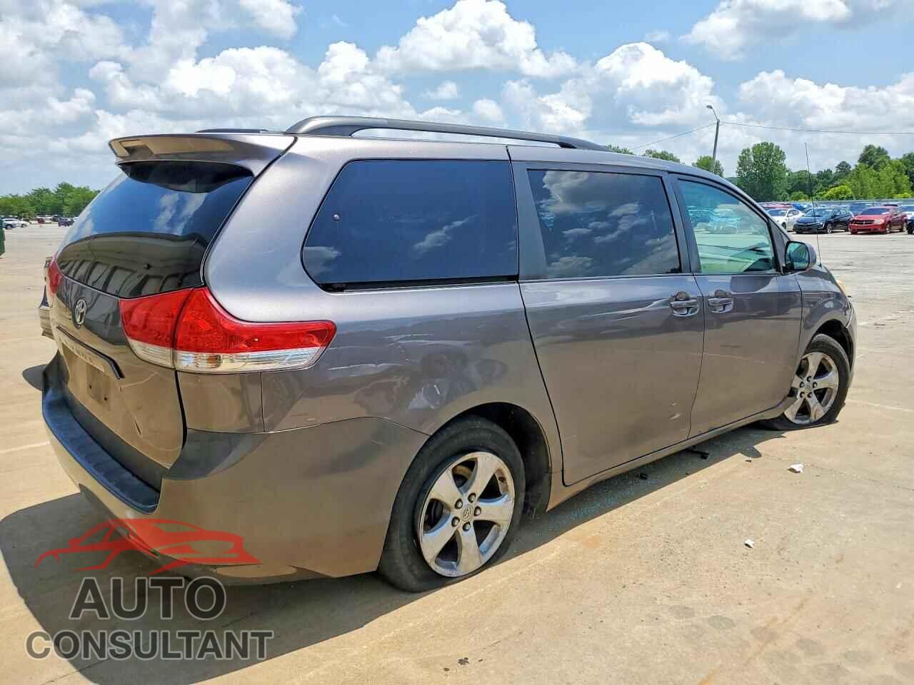 TOYOTA SIENNA 2011 - 5TDKK3DC9BS048718