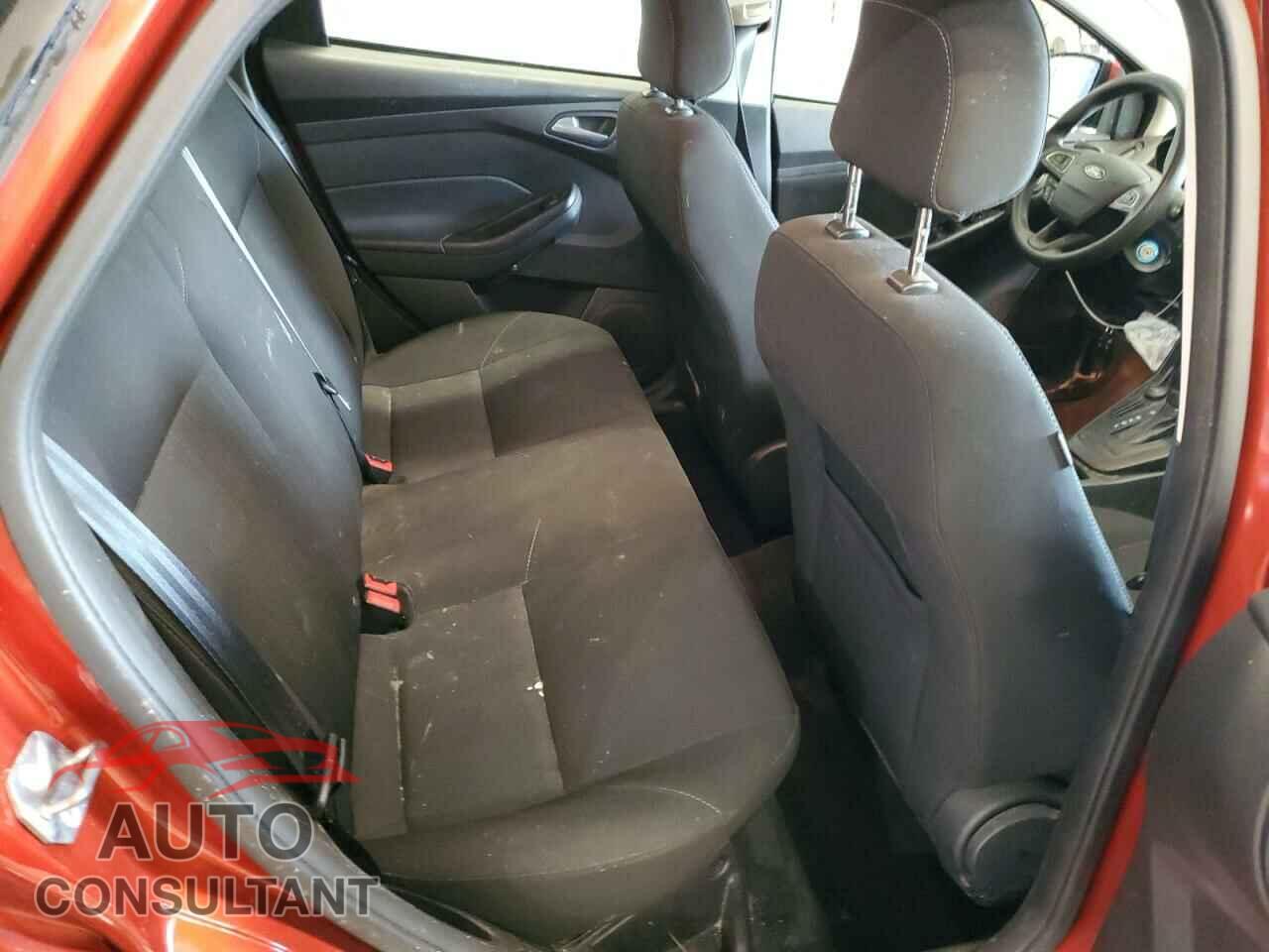 FORD FOCUS 2018 - 1FADP3F28JL266492
