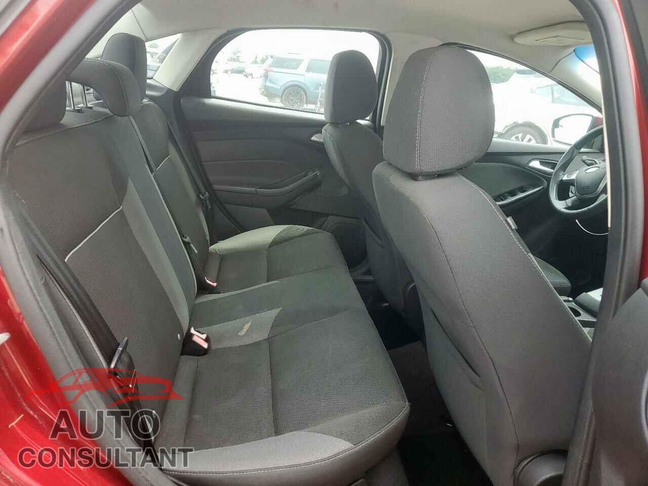 FORD FOCUS 2014 - 1FADP3F26EL117407