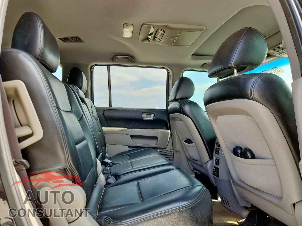 HONDA PILOT 2015 - 5FNYF3H3XFB024415